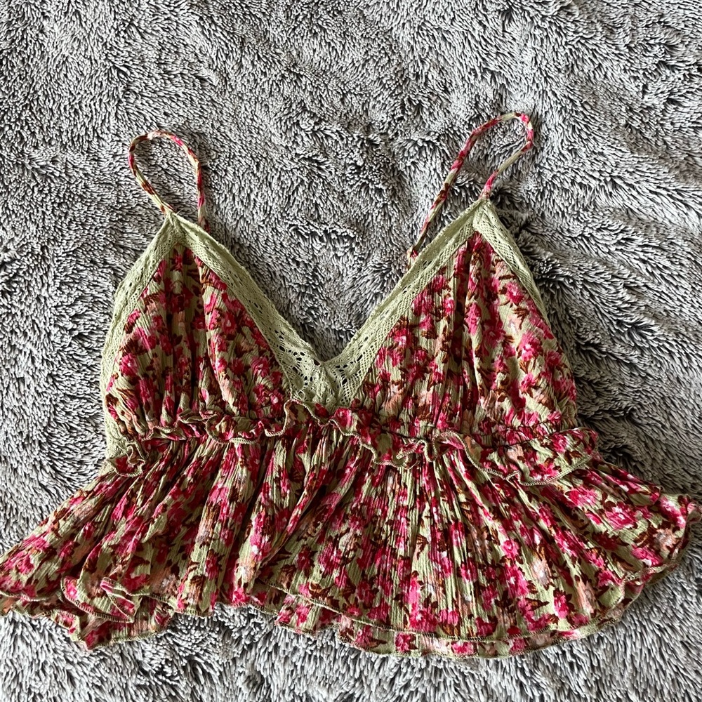 Floral Ruffle Trim Top - Picture 3 of 4